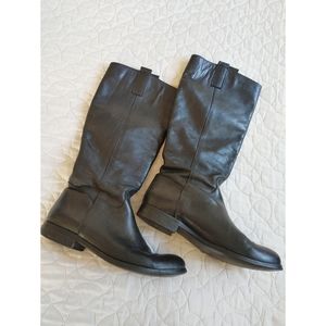 ✈️ Italian leather boots